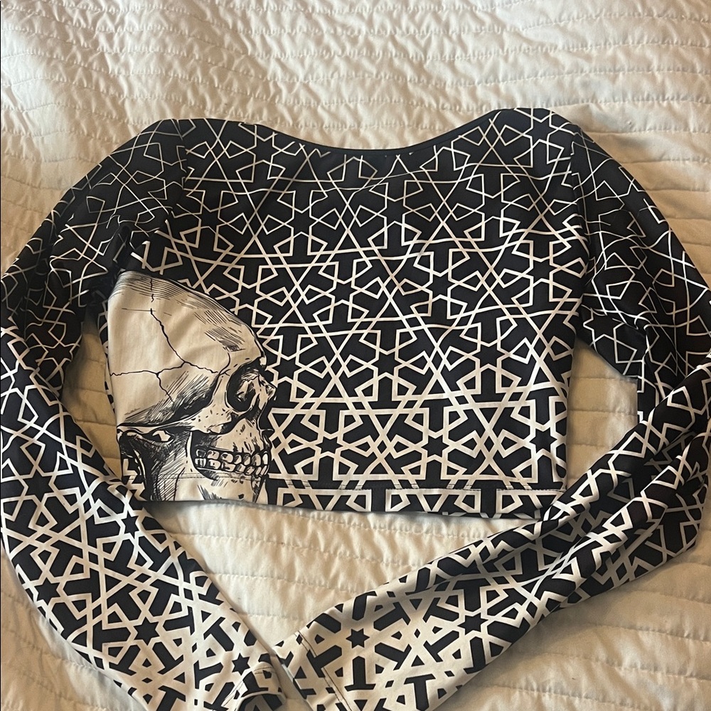 Geometric Black and White Long Sleeve Top Workout top